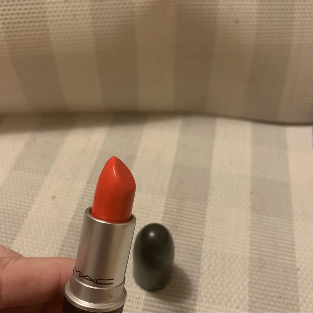 Mac lipstick Dozen Carnations - Picture 4 of 4